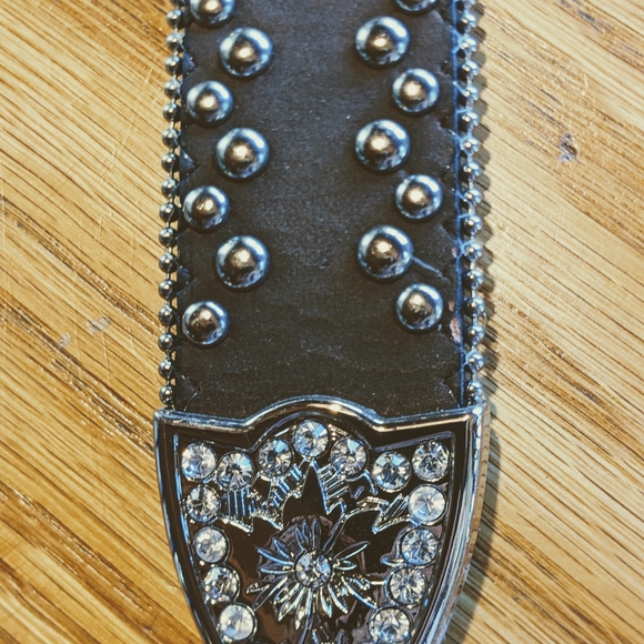 Blazin Roxx Brown Belt with Silver & Pink Accents with Nocona Heart Buckle (L) - Picture 4 of 6